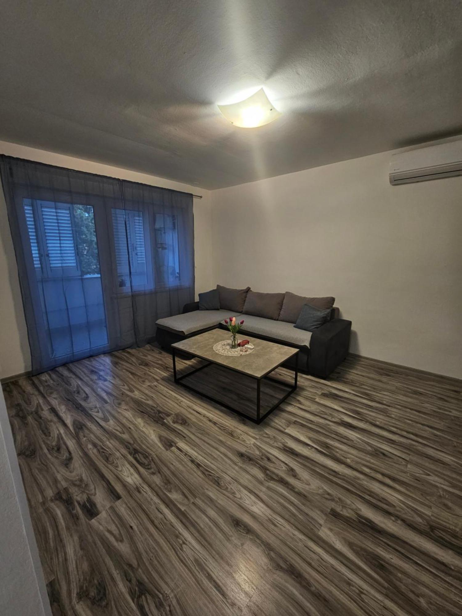 Apartman Smit 乌马格 外观 照片