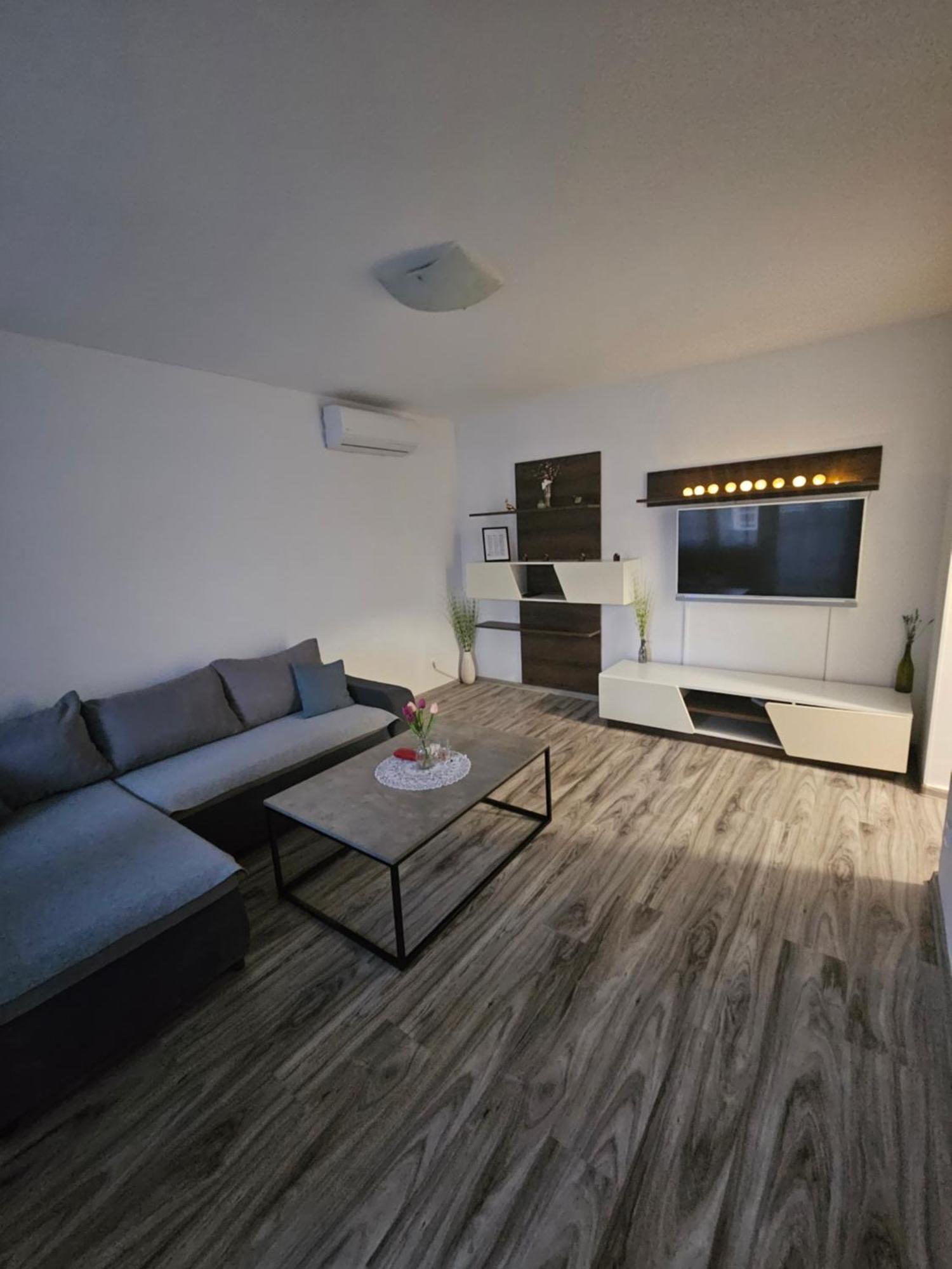Apartman Smit 乌马格 外观 照片